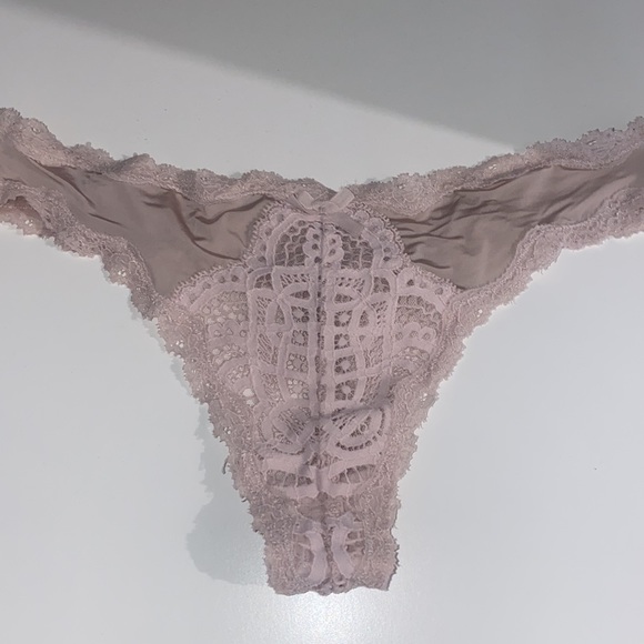 Victoria’s Secret lingerie Dream Angels pink bra and panty - Picture 3 of 3